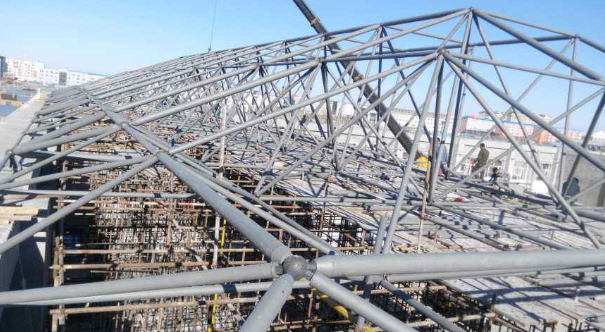 广丰县细数网架装配中抉择应用钢结构对室第的优势